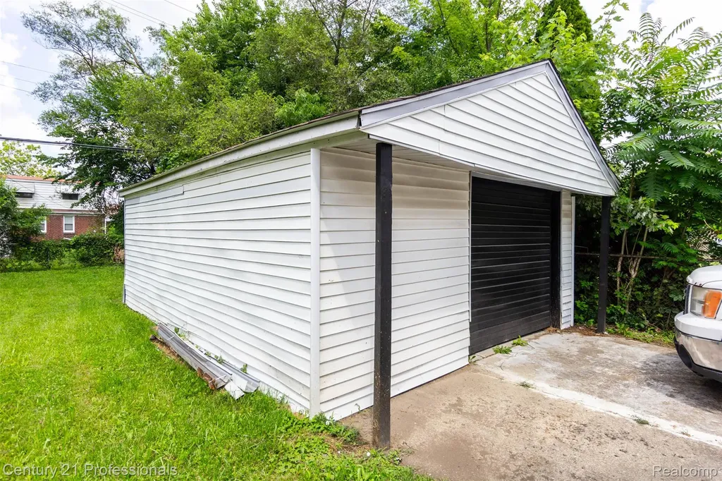 9037 Longacre Street Detroit City MI 48228