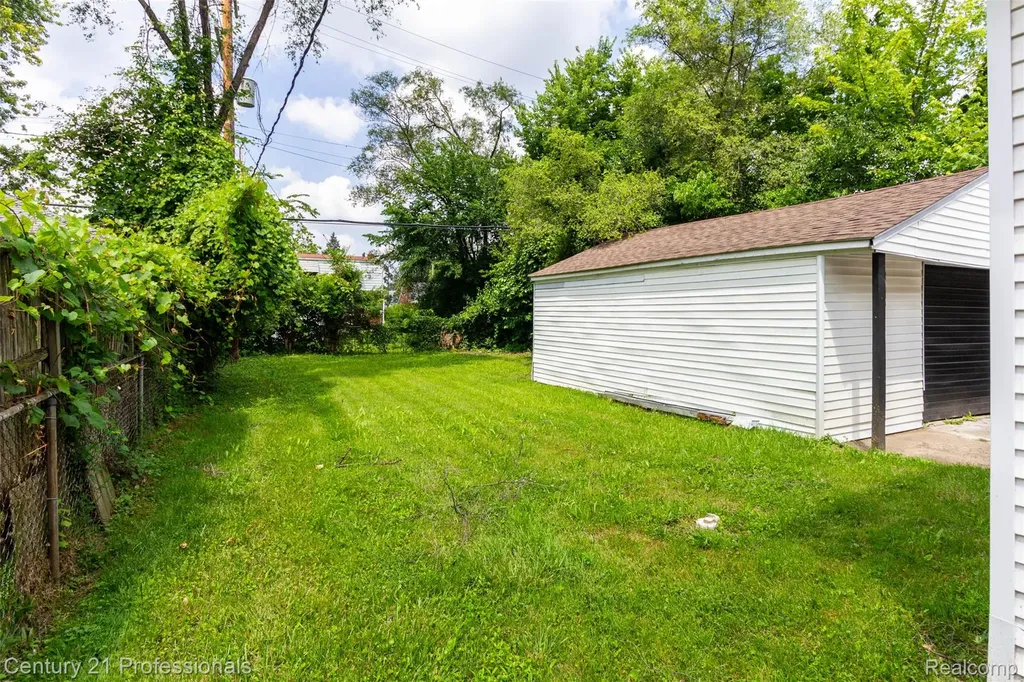 9037 Longacre Street Detroit City MI 48228