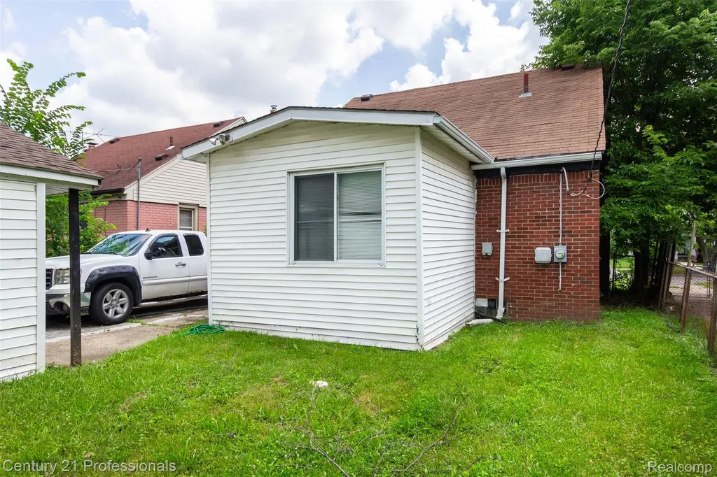 9037 Longacre Street Detroit City MI 48228