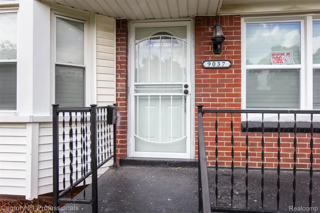 9037 Longacre Street Detroit City MI 48228