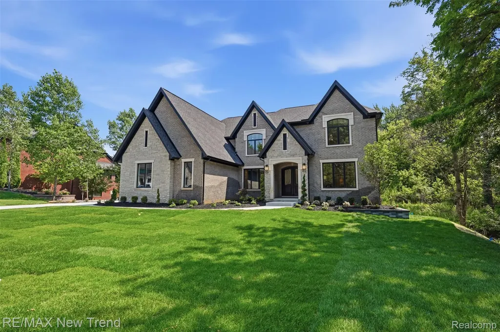 28943 Wintergreen Farmington Hills City MI 48331