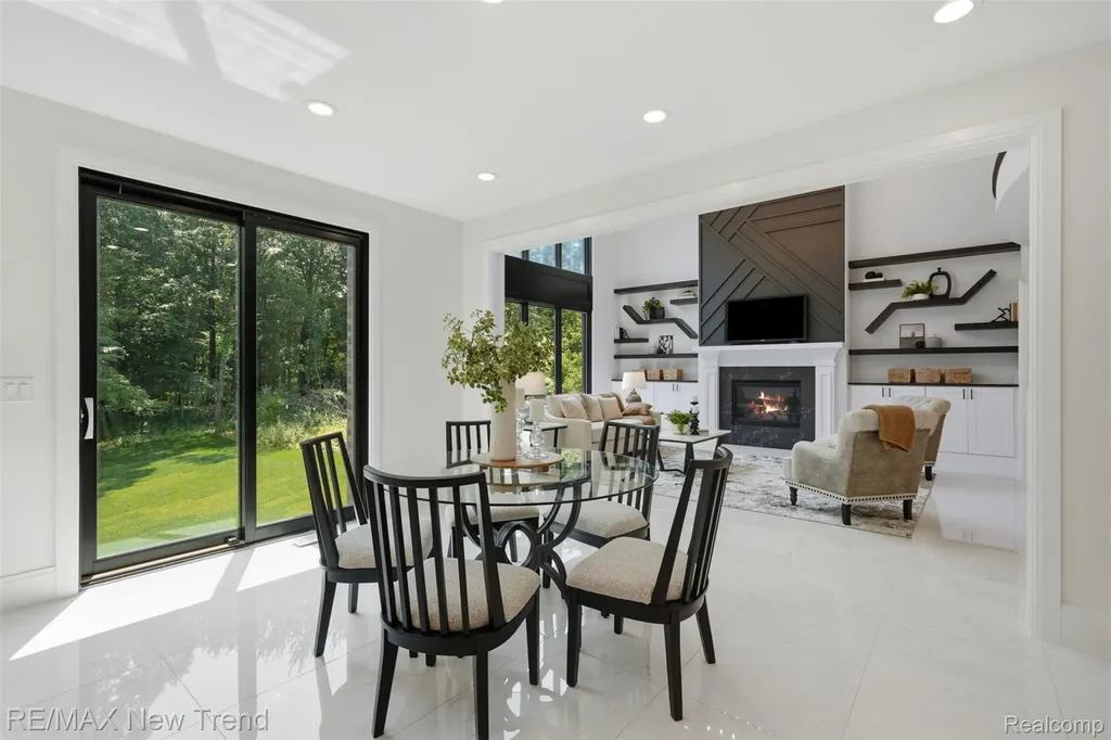 28943 Wintergreen Farmington Hills City MI 48331