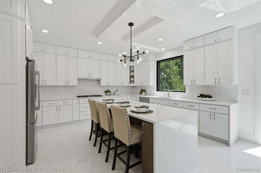 28943 Wintergreen Farmington Hills City MI 48331