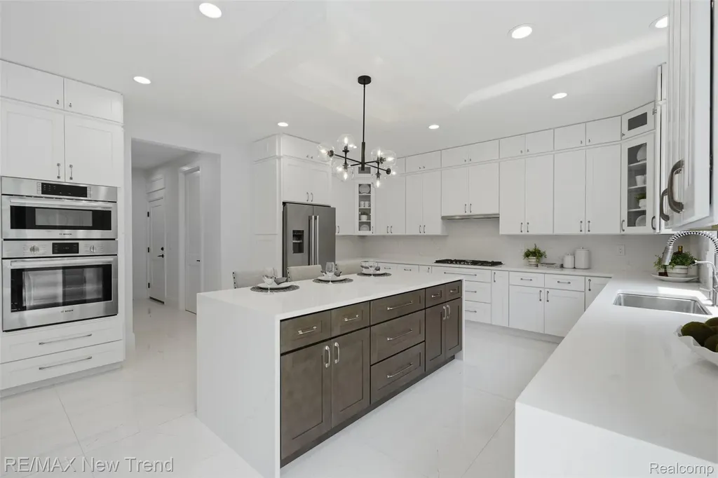28943 Wintergreen Farmington Hills City MI 48331