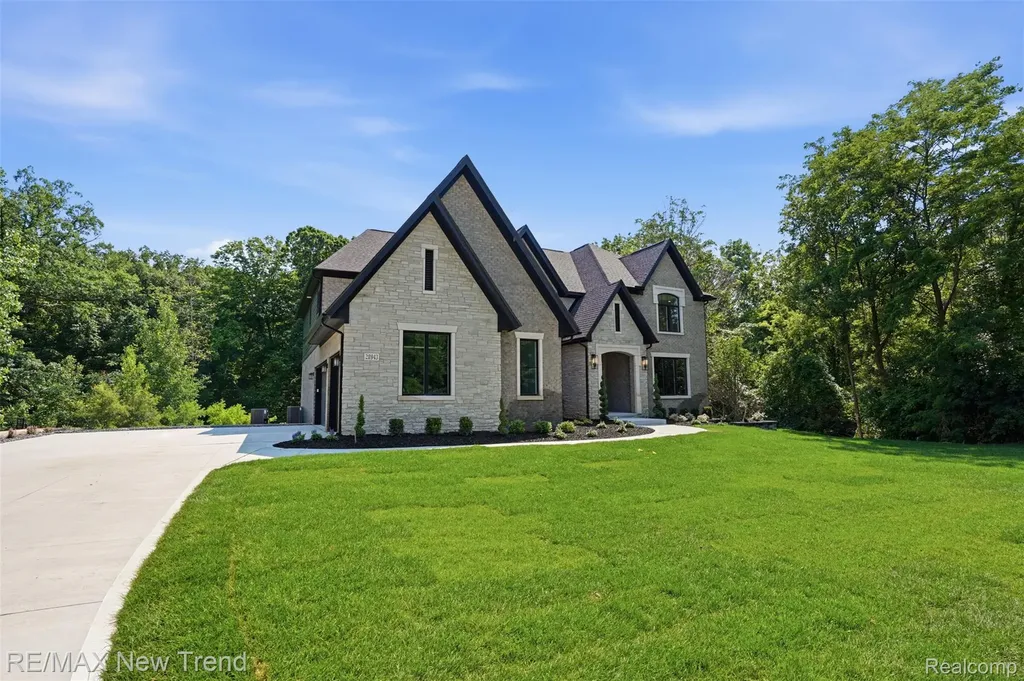 28943 Wintergreen Farmington Hills City MI 48331