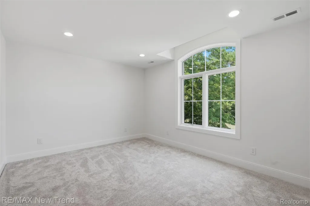 28943 Wintergreen Farmington Hills City MI 48331