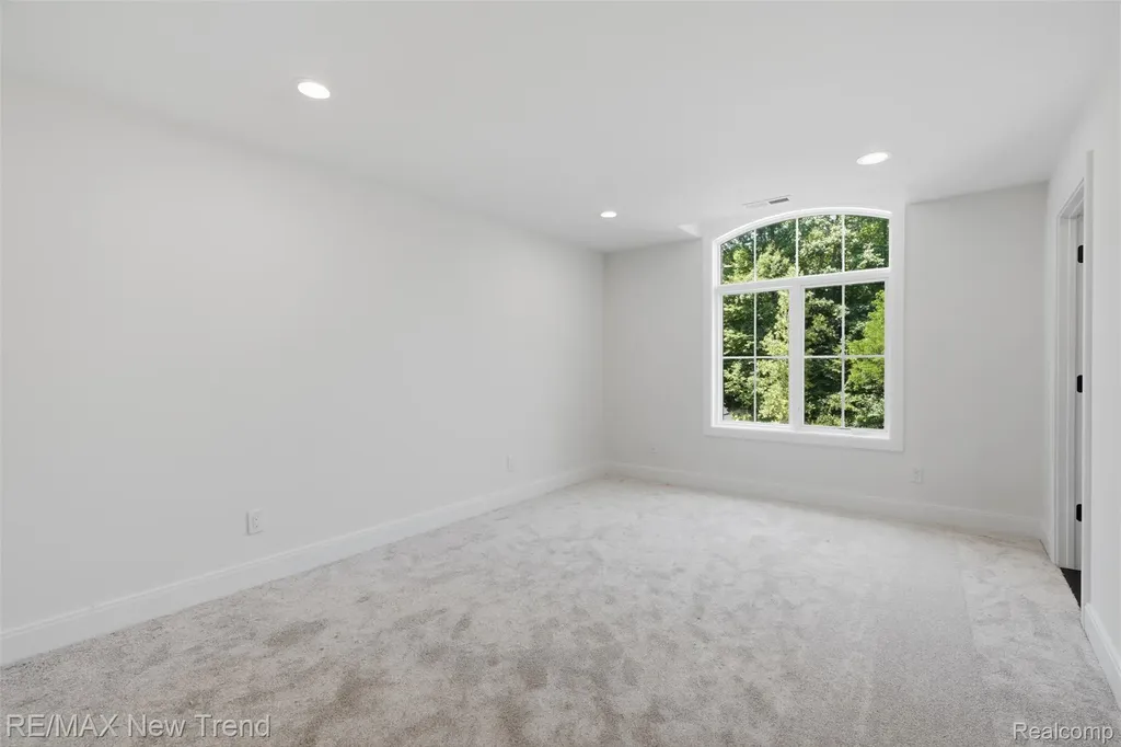 28943 Wintergreen Farmington Hills City MI 48331