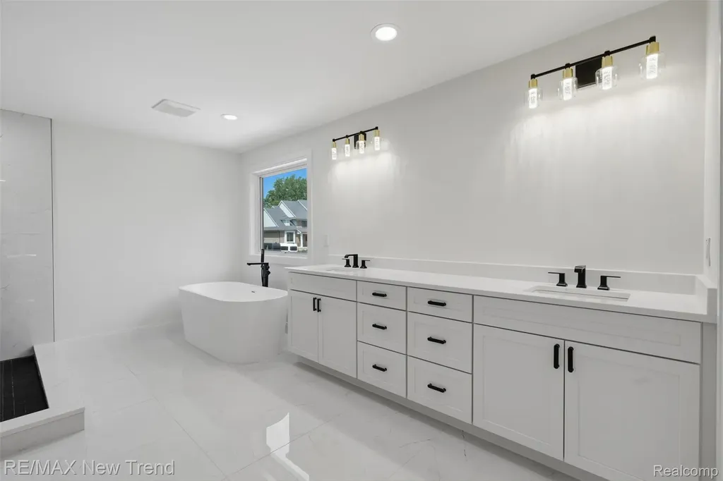 28943 Wintergreen Farmington Hills City MI 48331