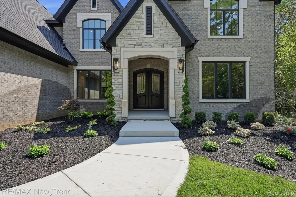 28943 Wintergreen Farmington Hills City MI 48331