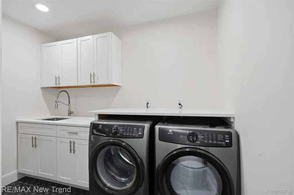 28943 Wintergreen Farmington Hills City MI 48331