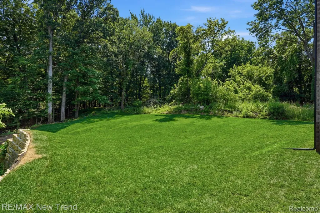 28943 Wintergreen Farmington Hills City MI 48331
