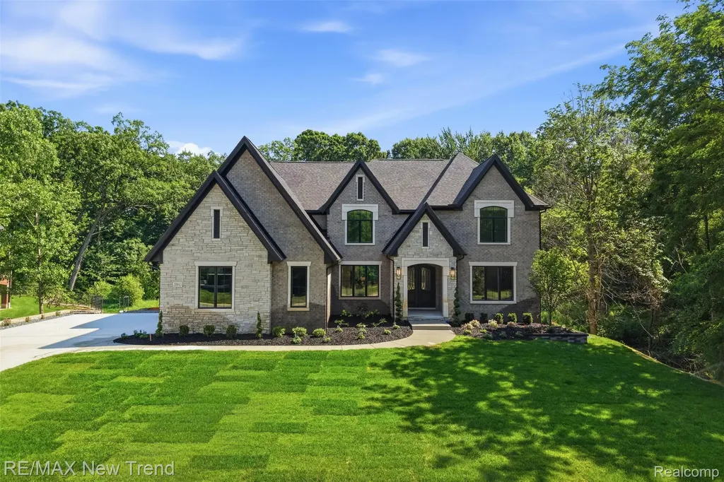 28943 Wintergreen Farmington Hills City MI 48331