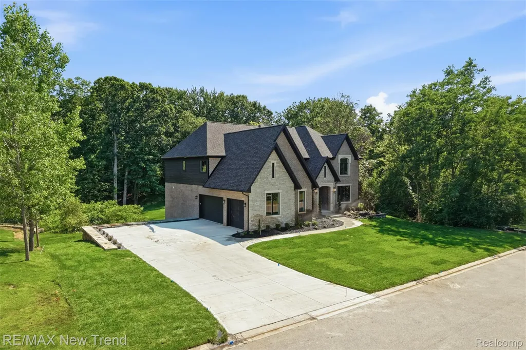 28943 Wintergreen Farmington Hills City MI 48331