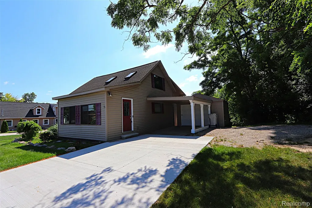 412 E Shore Drive Northfield Township MI 48189