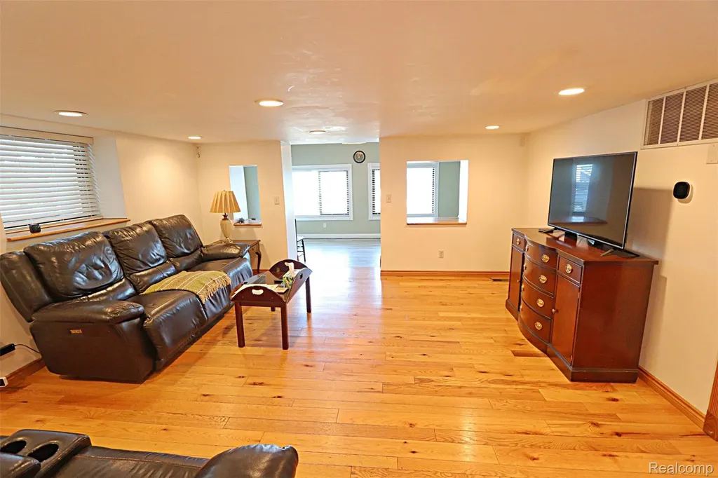 412 E Shore Drive Northfield Township MI 48189