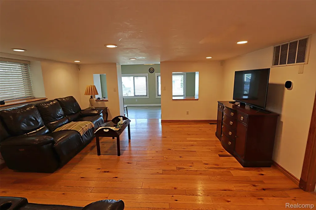 412 E Shore Drive Northfield Township MI 48189
