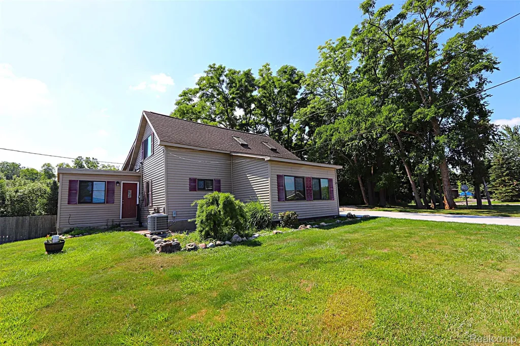 412 E Shore Drive Northfield Township MI 48189