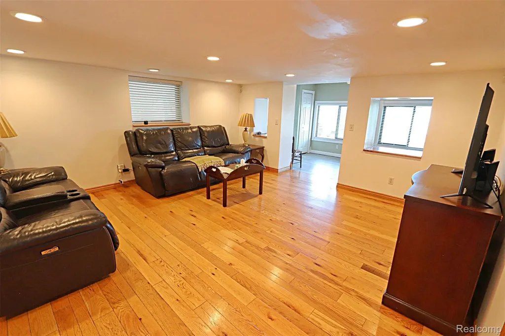 412 E Shore Drive Northfield Township MI 48189