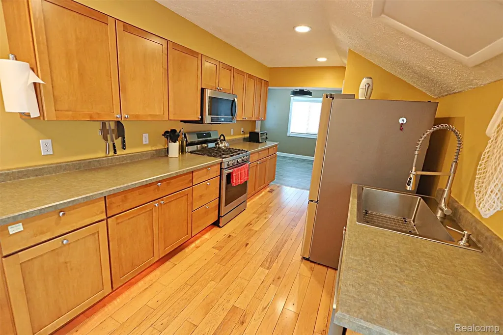 412 E Shore Drive Northfield Township MI 48189