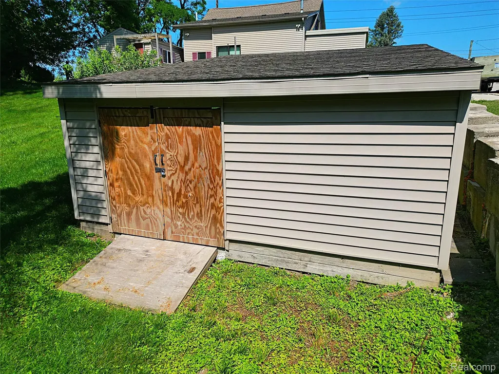 412 E Shore Drive Northfield Township MI 48189