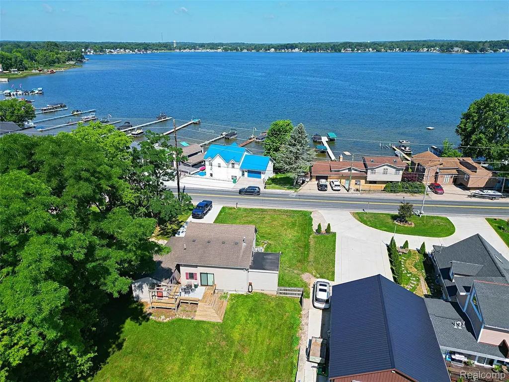 412 E Shore Drive Northfield Township MI 48189