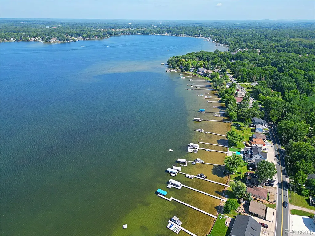 412 E Shore Drive Northfield Township MI 48189