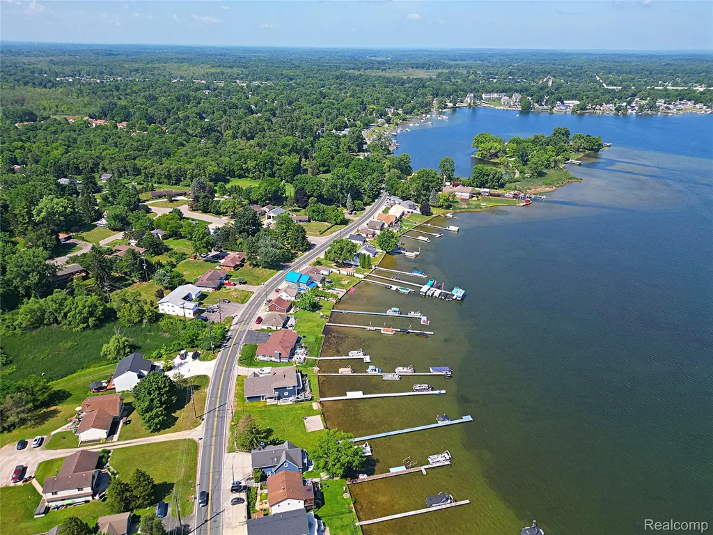 412 E Shore Drive Northfield Township MI 48189