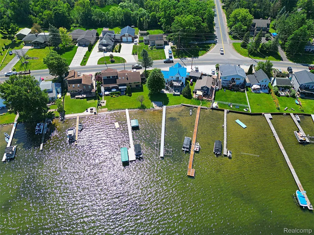 412 E Shore Drive Northfield Township MI 48189