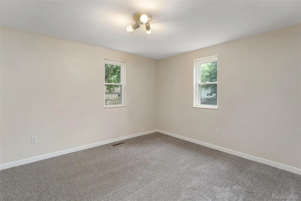 548 Oakland Street Orion Charter Township MI 48362