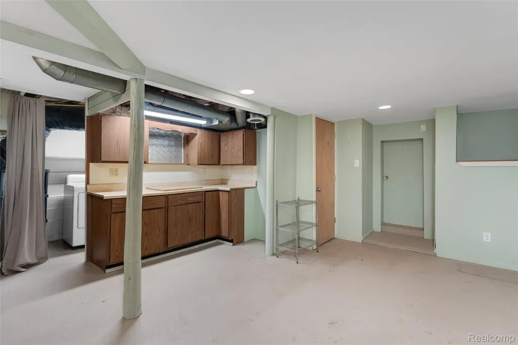 548 Oakland Street Orion Charter Township MI 48362