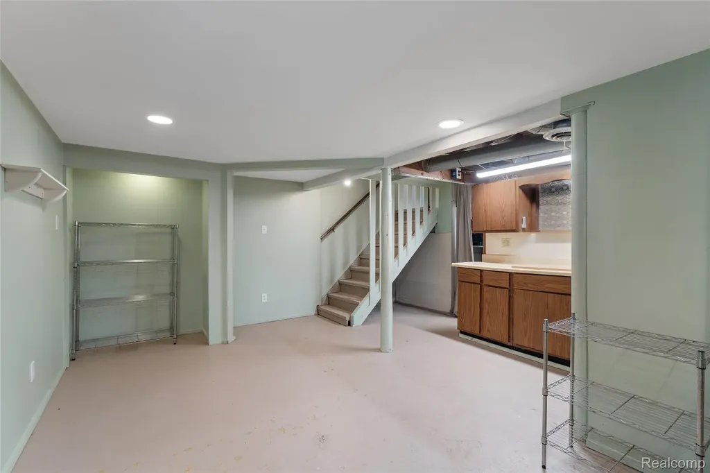 548 Oakland Street Orion Charter Township MI 48362