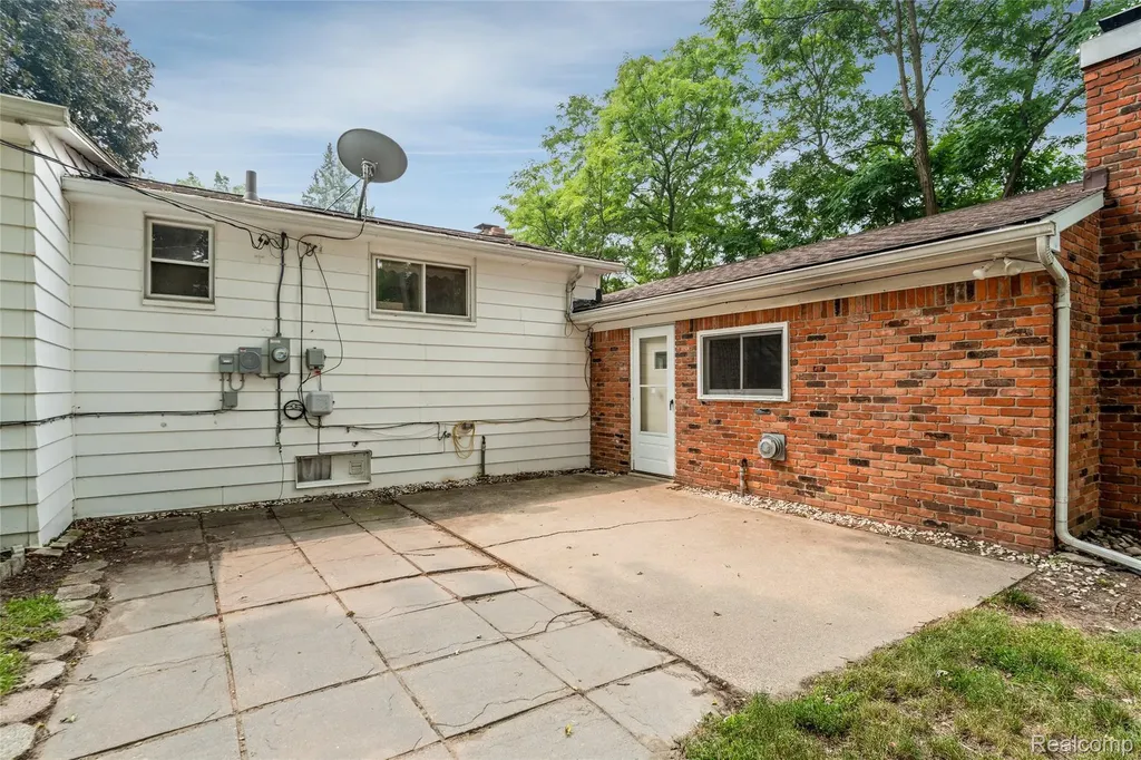 548 Oakland Street Orion Charter Township MI 48362