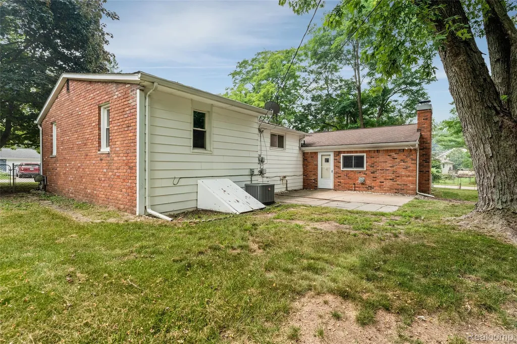 548 Oakland Street Orion Charter Township MI 48362