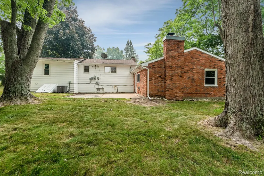 548 Oakland Street Orion Charter Township MI 48362