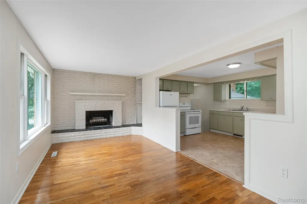 548 Oakland Street Orion Charter Township MI 48362