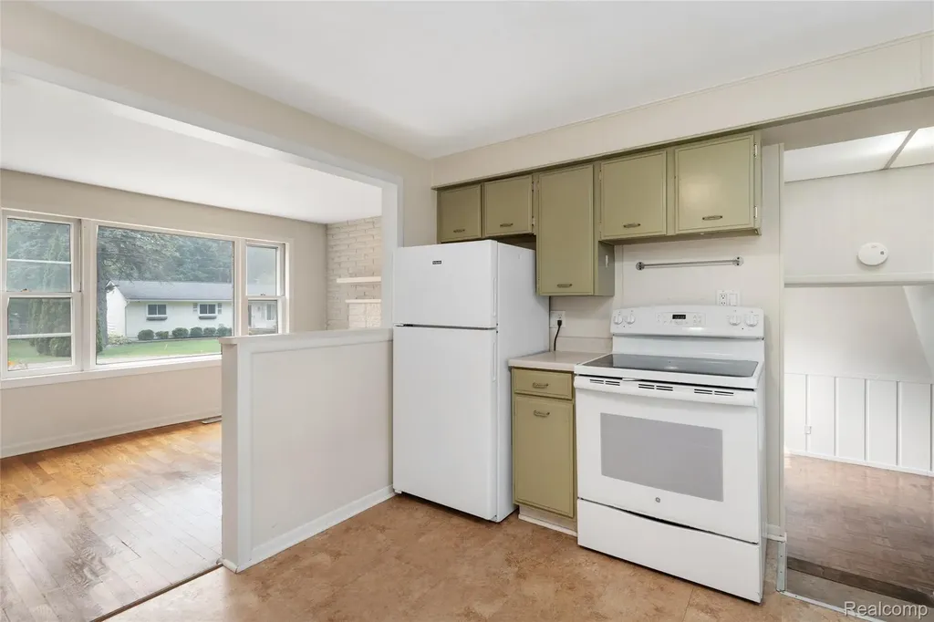 548 Oakland Street Orion Charter Township MI 48362