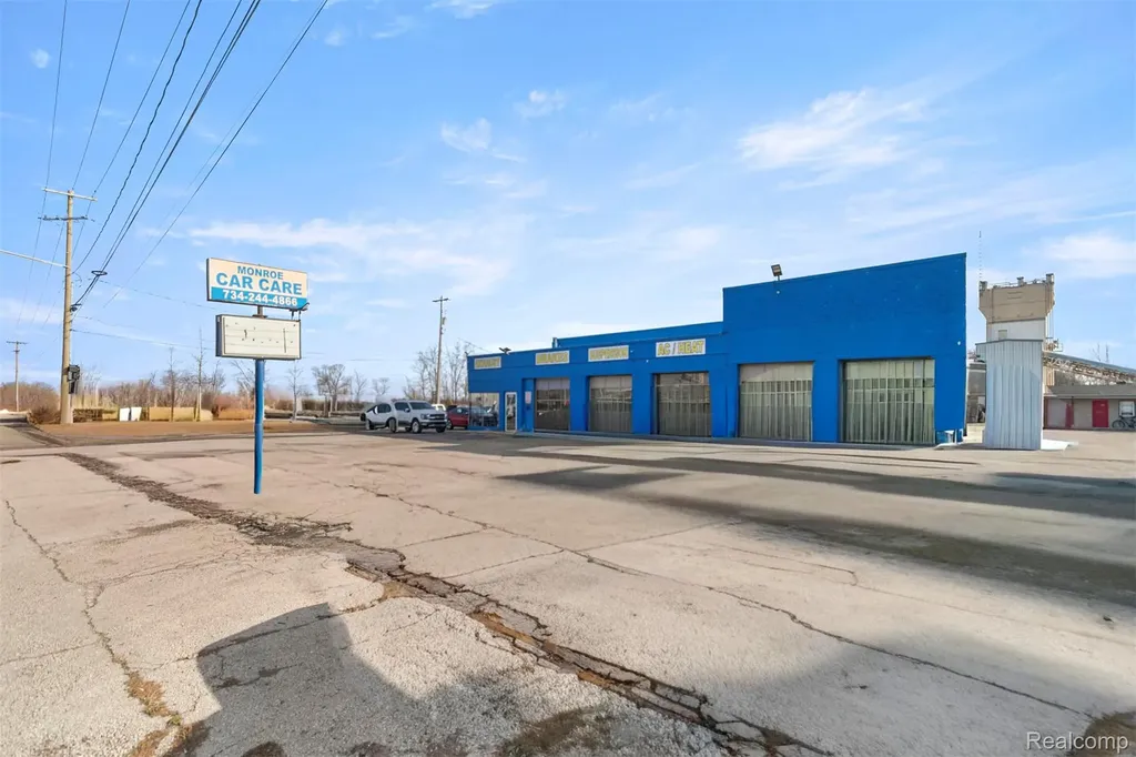 15396 S Dixie Highway Monroe Charter Township MI 48161