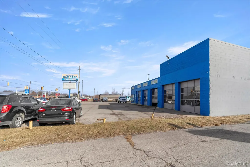 15396 S Dixie Highway Monroe Charter Township MI 48161