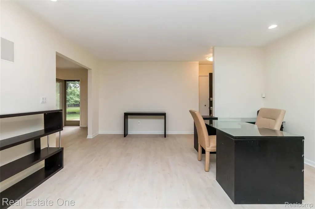3190 Kenicott Drive Commerce Charter Township MI 48390