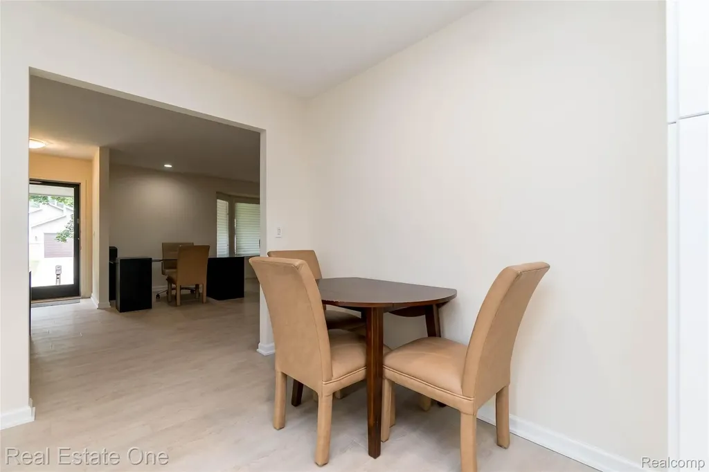 3190 Kenicott Drive Commerce Charter Township MI 48390