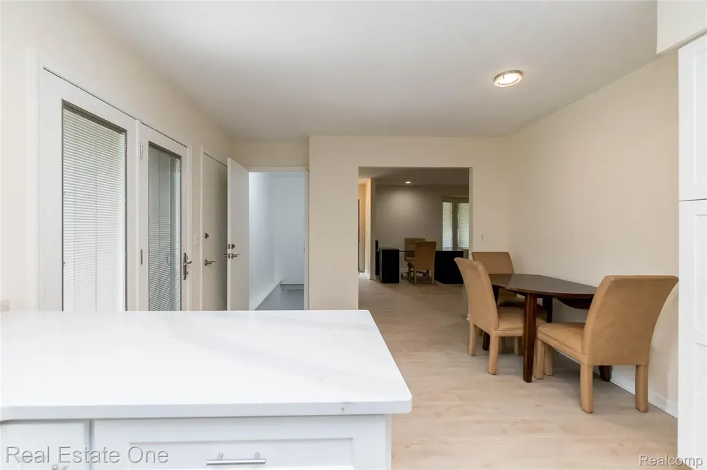 3190 Kenicott Drive Commerce Charter Township MI 48390