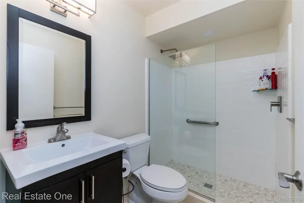 3190 Kenicott Drive Commerce Charter Township MI 48390