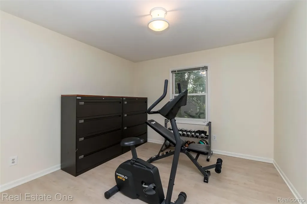 3190 Kenicott Drive Commerce Charter Township MI 48390