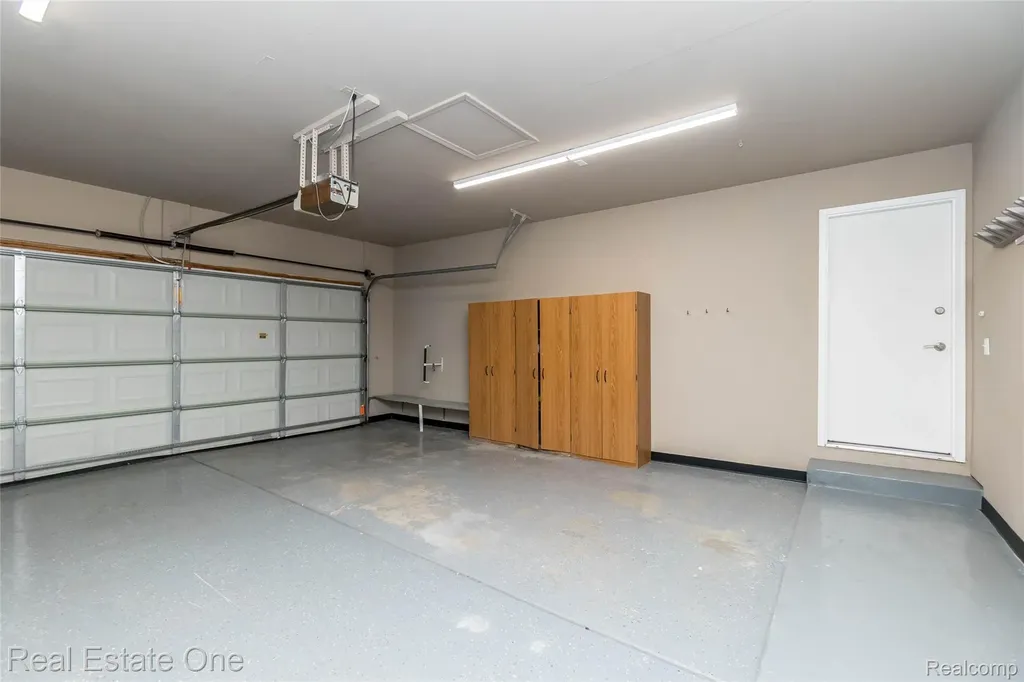 3190 Kenicott Drive Commerce Charter Township MI 48390
