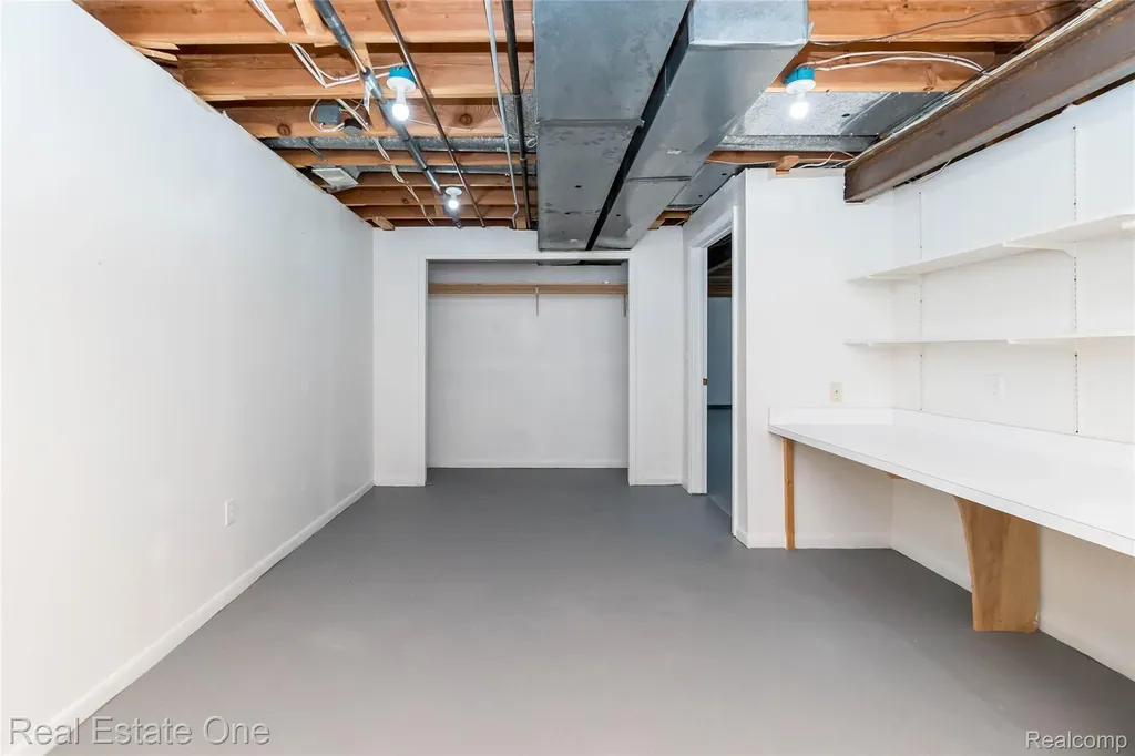 3190 Kenicott Drive Commerce Charter Township MI 48390