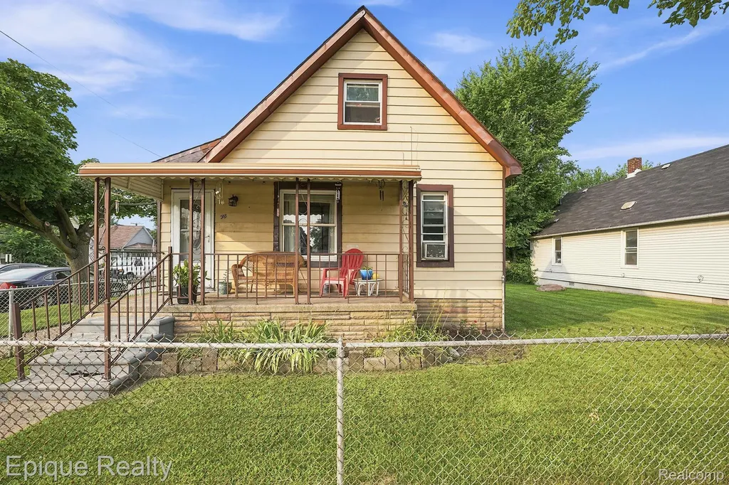 75 E Cicotte Street River Rouge City MI 48218