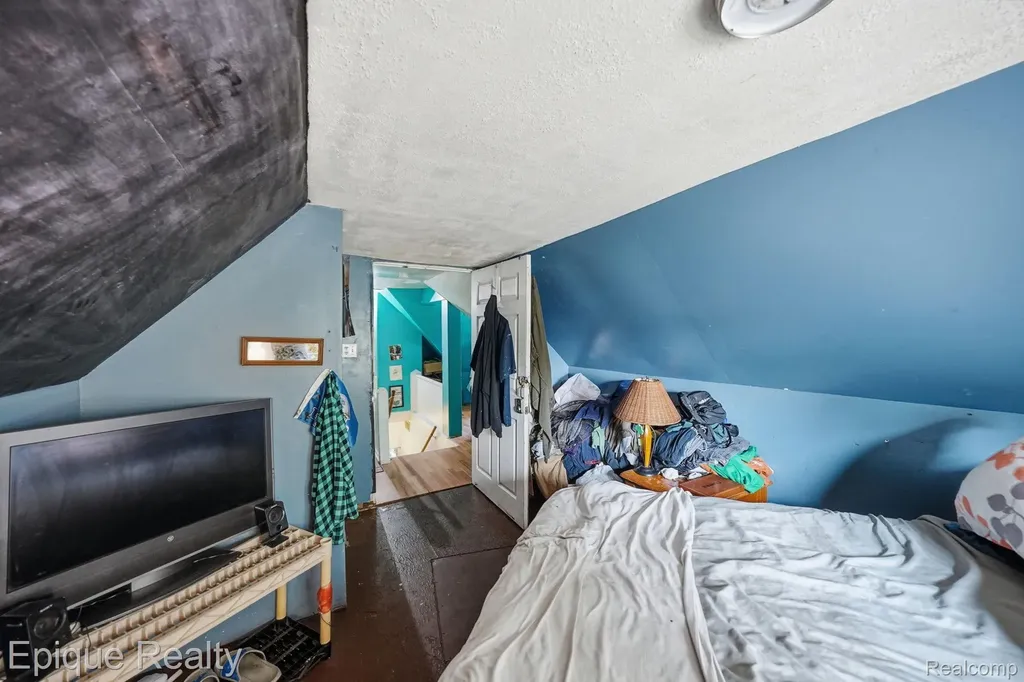 75 E Cicotte Street River Rouge City MI 48218