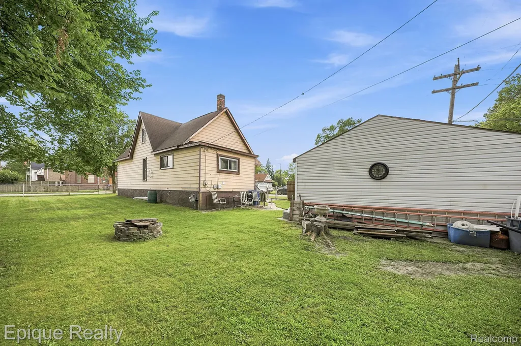 75 E Cicotte Street River Rouge City MI 48218
