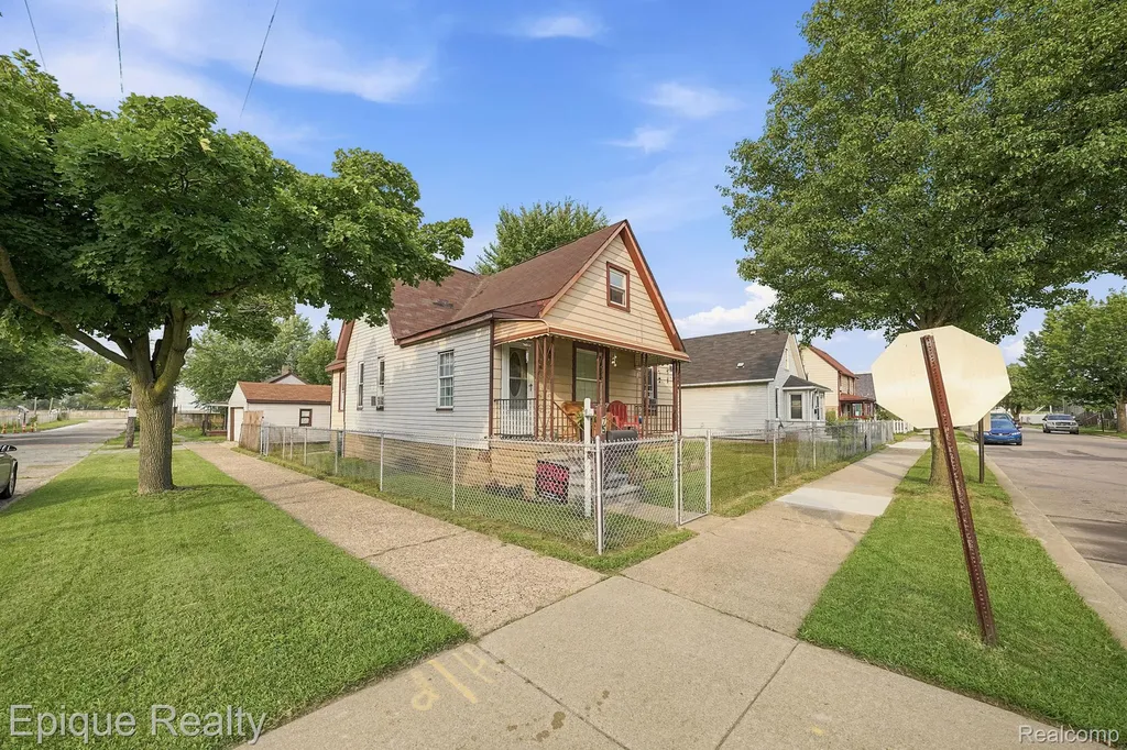 75 E Cicotte Street River Rouge City MI 48218