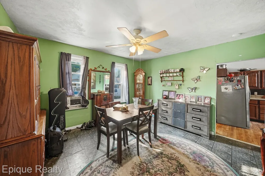 75 E Cicotte Street River Rouge City MI 48218